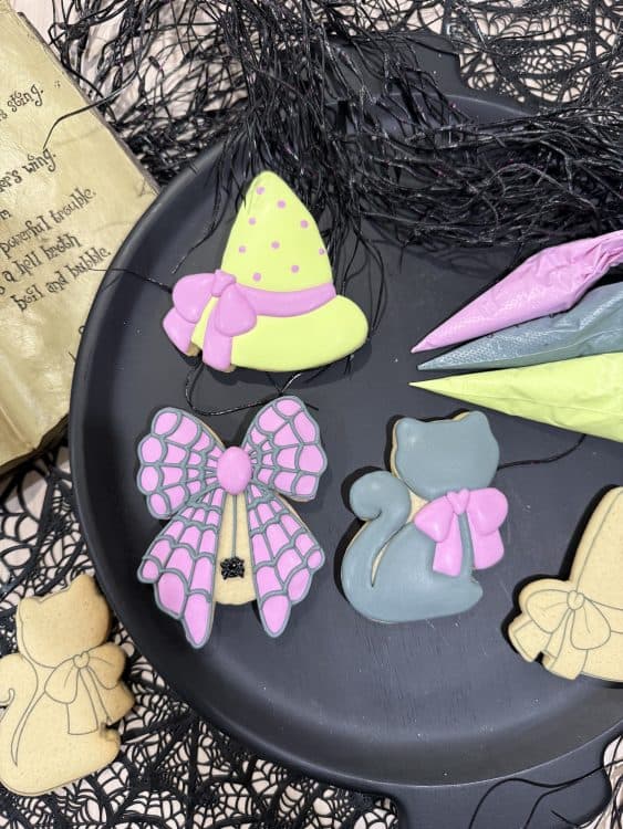 Drop-n-Decorate Cookie Kit (October)