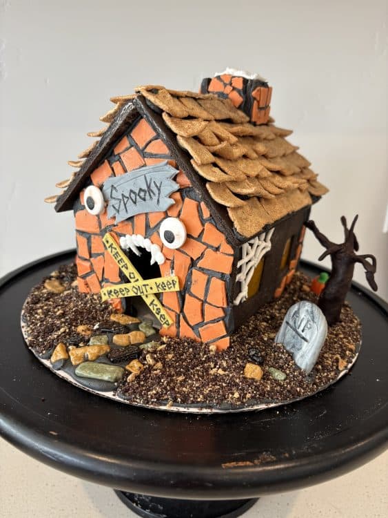 Image for event: Haunted Gingerbread House Class