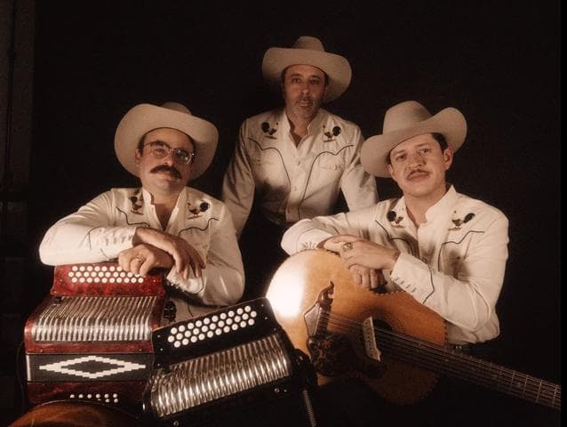 Image for event: Carlos y Charlos