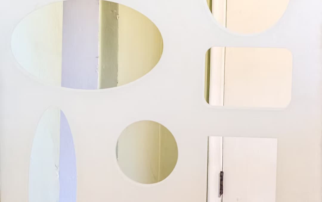 A Ghost Story: Inscribed Interiors